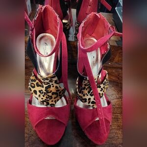 Anne Michelle Women's Red/Leopard Print Suede Heel Shoes Size 8.5